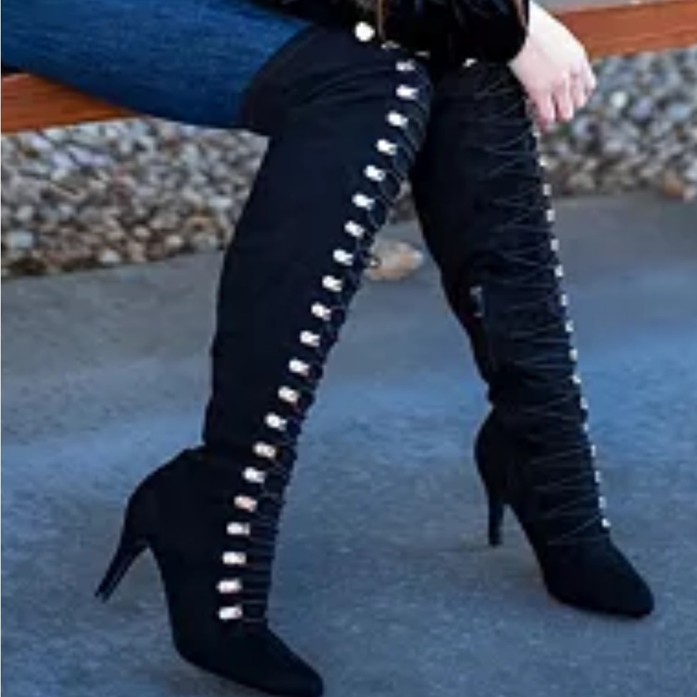 JOURNEE COLLECTION TRILL THIGH HIGH BOOT size 9 black gold